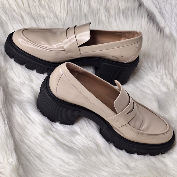 STUART WEITZMAN Soho Loafer Chunky Platform Heel in Dune - Picture 7 of 10